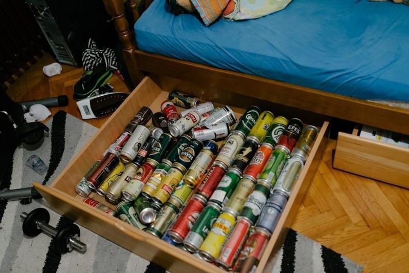 Беспорядок и брутальность: как выглядят квартиры холостяков в разных странах мира
