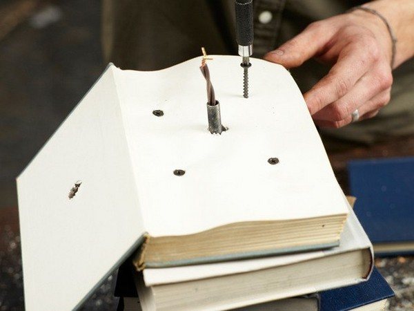 скрепите книги саморезами